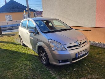 Toyota corrola verso 2.0 D4-D - 4