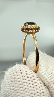 Elegantný prsteň z 18K zlata s 0,35 ct prírodným zafírov - 4