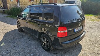 Volkswagen Touran - 4