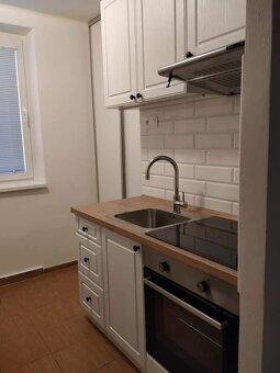 Cena komplet 480€ - 4