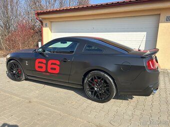 Ford Mustang Shelby GT 500 V8 SVT - 4