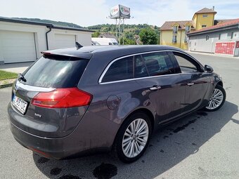 Opel Insignia Sports Tourer SW - 4