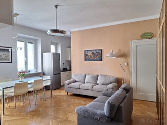 4izbový veľkometrážny staromestský tehlový byt s parkovaním - 4