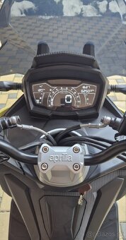 Aprilia SR GT 125 - 4