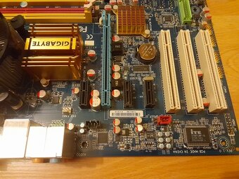 Gigabite GA-P35-DS3L - 4