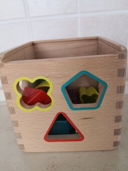 Motorická hračka na vhadzovanie - 4