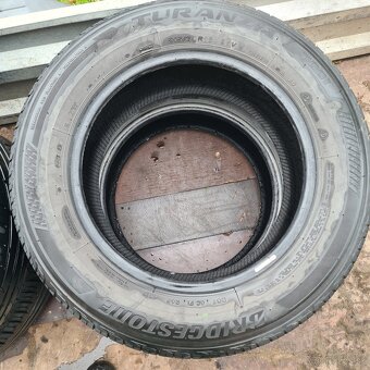 Pneumatiky 215/60 R16 - 4