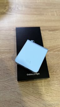 Vymenim Samsung Flip 6 modry + 2 obaly v hodnote 50€ - 4
