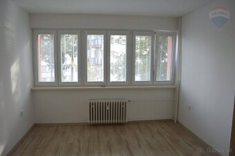 Predaj 3 izbový byt Nitra centrum + parkovanie vo dvore - 4