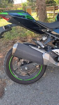 Kawasaki NINJA 400 - 4