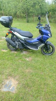 Aprilia sr gt 125 - 4