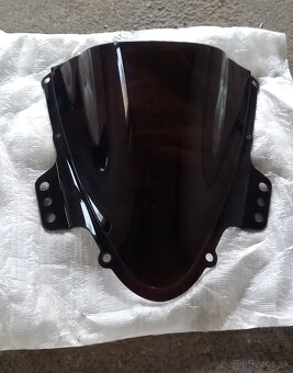 Čierne plexi vypínač,prepínač suzuki gsxr 1000 k5,k6,k7 - 4