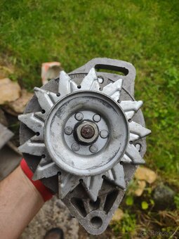 Ulozenka nepoužitý alternátor Fiat 850 - 4