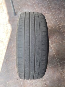 Predám letné pneu Pirelli 245/45 r20 Run Flat - 4