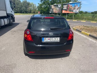 KIA Ceed - 4