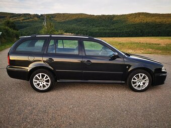 ŠKODA OCTAVIA COMBI 1.9TDI 96KW 131PS LIMITED EDITION GT - 4