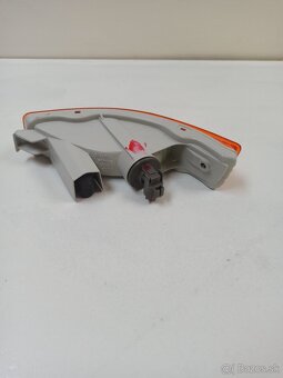 Pravá predná smerovka OEM Toyota Corolla E10 - 4