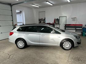 Opel Astra SPORTS TOURER 1.6CDTi NAVI TAŽNÉ ZAŘÍZENÍ - 4