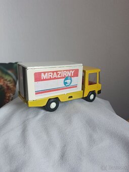 Plechové auto igra - 4