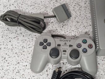 PS1 / SCPH-5502 PLAYSTATION 1 + GAMEPAD PREPAJACI KABEL GAME - 4