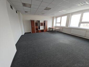 Prenájom kancelárskych a prevádzkových priestorov s parkovan - 4