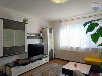 Prerobený 3-izbový byt v pokojnej zelenej časti Podbrezín - 4