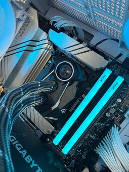 Predám výkonný herný PC setup - 4