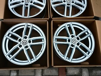 Dezent- Volkswagen,Škoda,Seat 5x112 r17 - 4