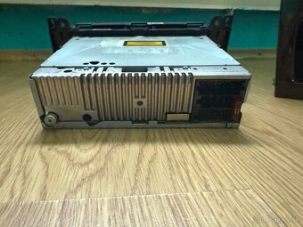 Mercedes w245 2005/2008 rádio originál + panel drevodekor - 4