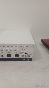Xbox One S - 4