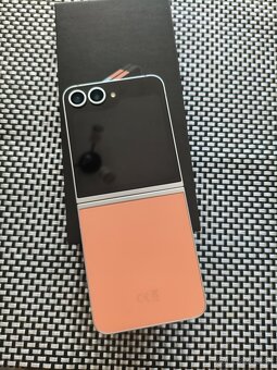 SAMSUNG GALAXY Z FLIP 6 - 4