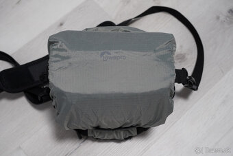 Fototaška Lowepro Nova 140 AW II čierna - 4