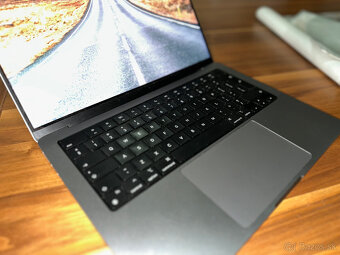 MacBook Pro 14" M1 Pro 10-core CPU + original krabica - 4