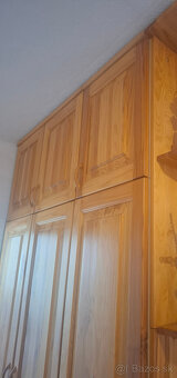 Skrine a ostatný nábytok z dreva do chodby - 4