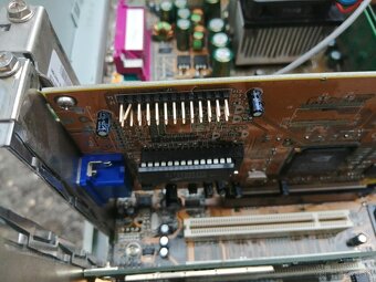 RETRO počítač Pentium - 4