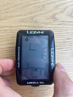 Lezyne megaXL GPS navigácia - 4