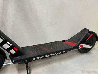 Aprilia eSR2 - 4