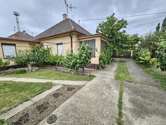 Rodinný dom s garážou, pozemok 1709 m2, kúpou voľný… - 4