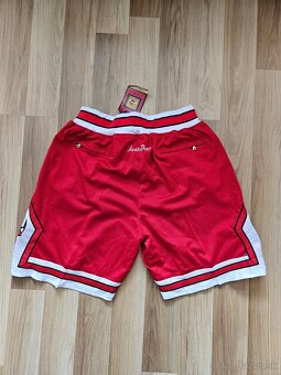 Dres JORDAN BULLS - 4