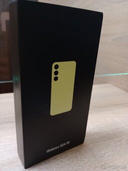Samsung Galaxy S24 FE - 4