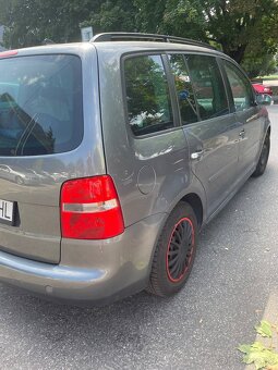 Volkswagen Touran 1.9 - 4
