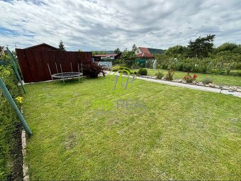 Upravená záhrada s chatou na Žabom majeri - 4