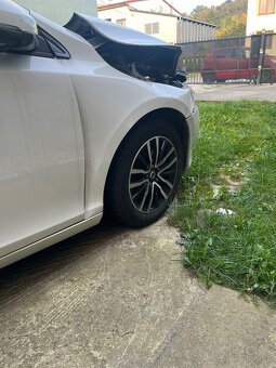 Volvo v40 T2 Momentum - 4