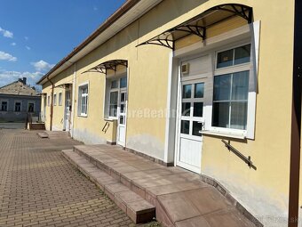 Na predaj veľká, lukratívna komerčná budova v centre Rimavsk - 4