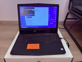 Dell Alienware 17R4 - 4