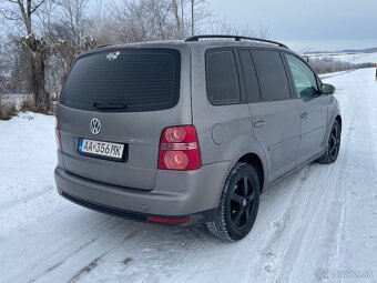 Volkswagen Touran - 4