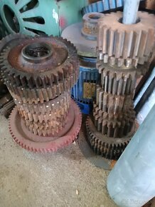 Reťazové, ozubené kolesá,remenice,unásave - 4