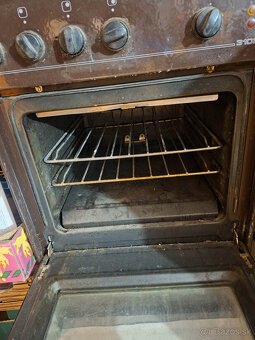 Predám elektrický sporák - 4