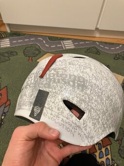 Lyziarska prilba burton red - 4