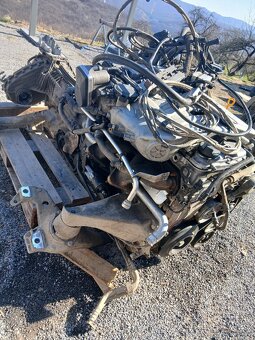 Predám motor VR 6 3,2 benzín - plyn - 4